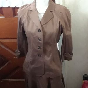 Chic Skirt Suit, size 8